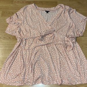 Torrid size 5 top blouse